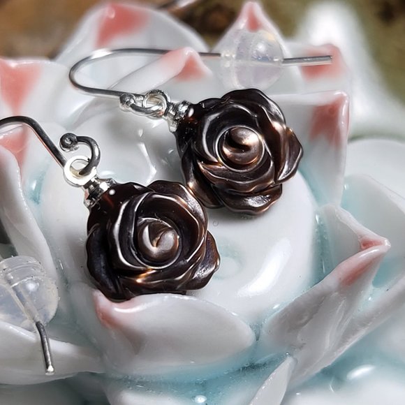 Gorgeous Timeless Natural Chocolate Brown Rose Carved Shell Earings - Picture 4 of 15